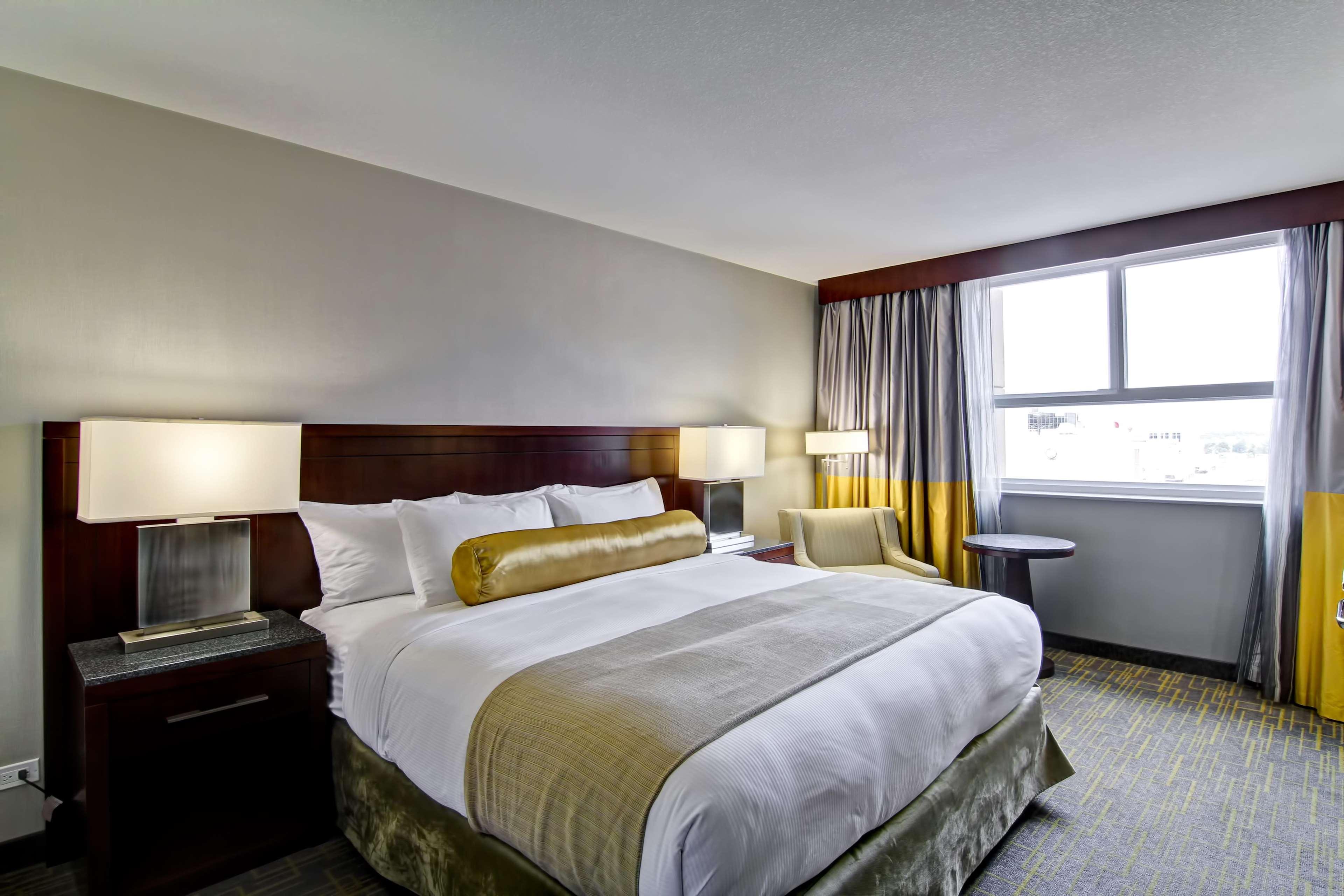 Doubletree By Hilton - Kamloops Hotel Exterior photo