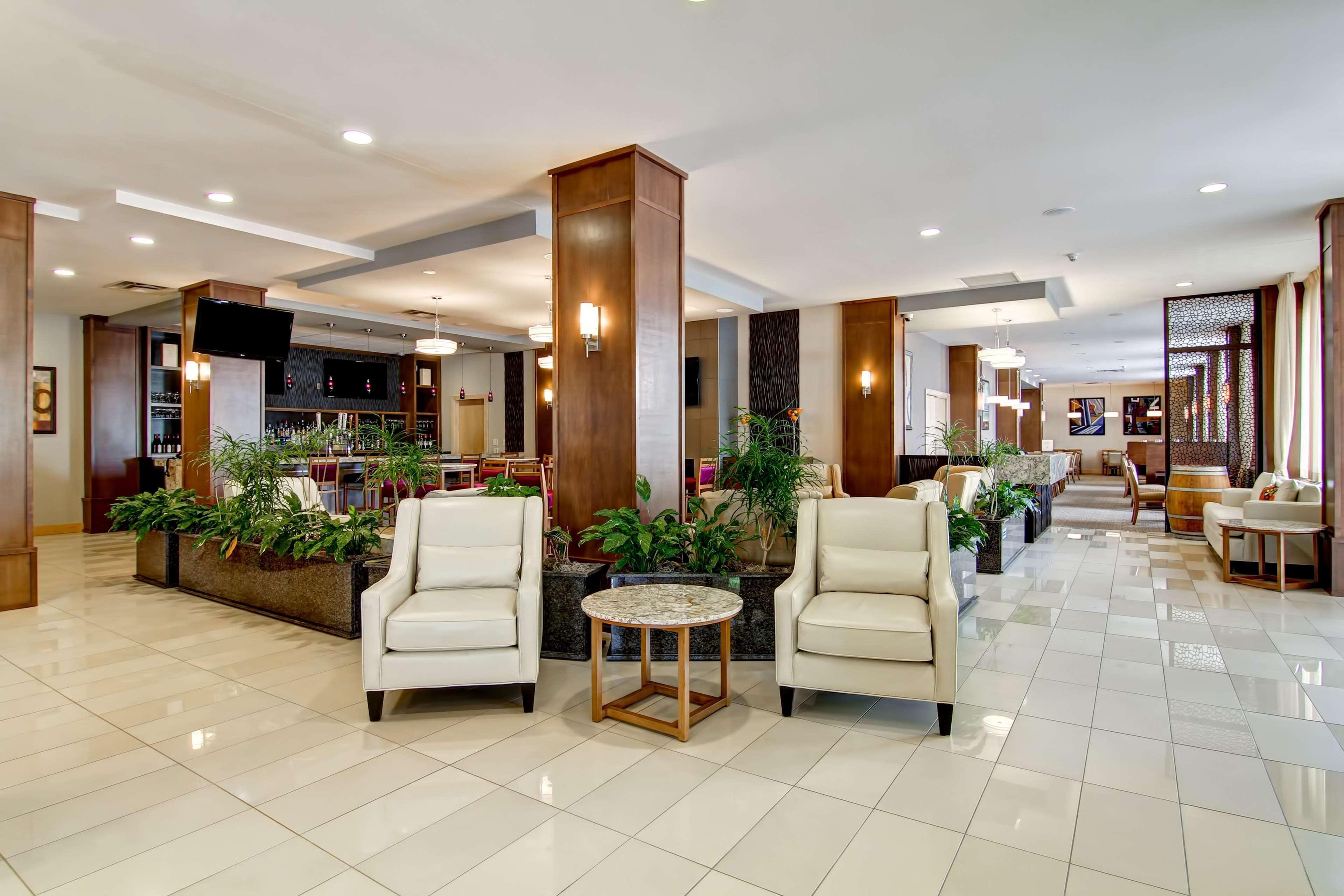 Doubletree By Hilton - Kamloops Hotel Exterior photo