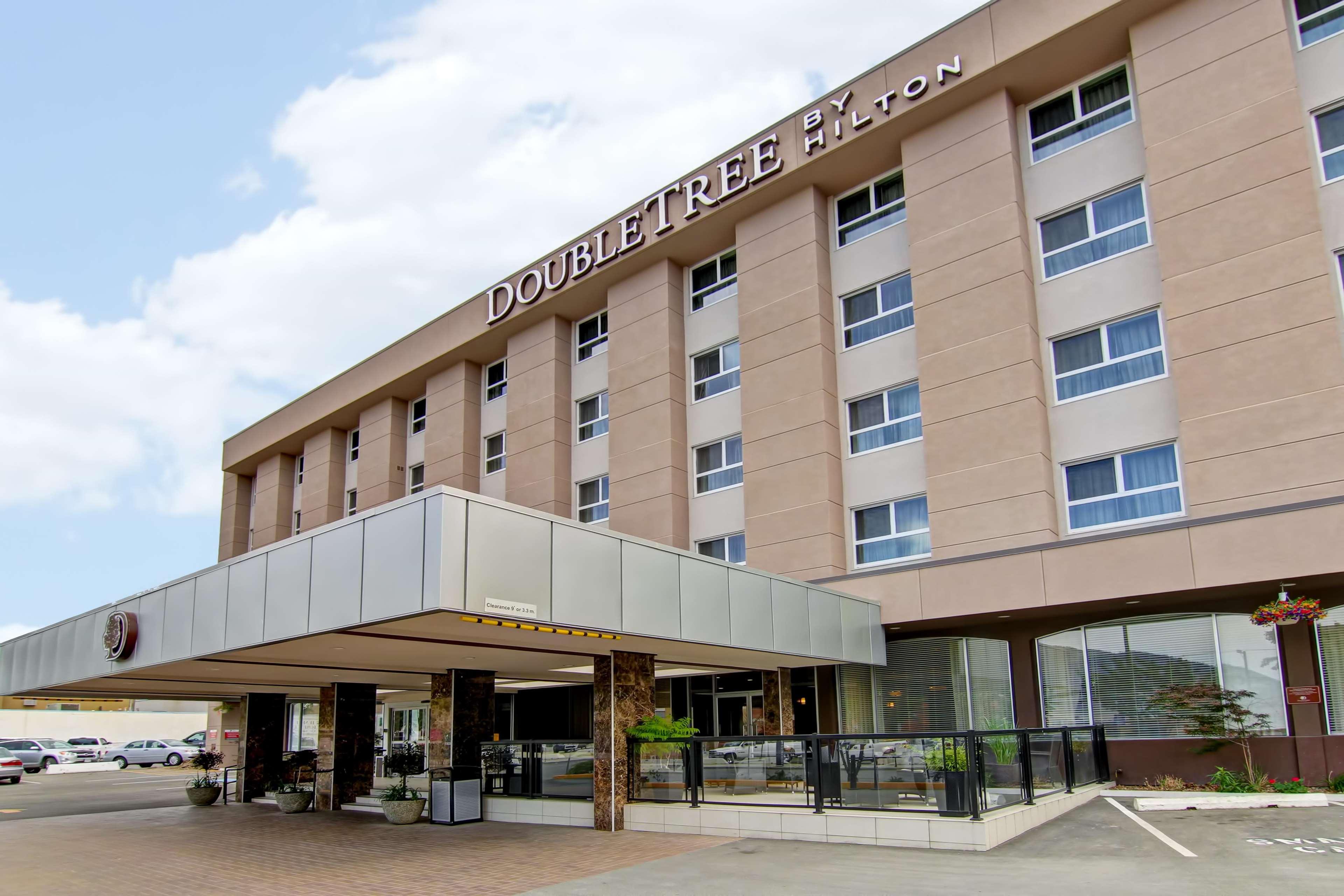 Doubletree By Hilton - Kamloops Hotel Exterior photo
