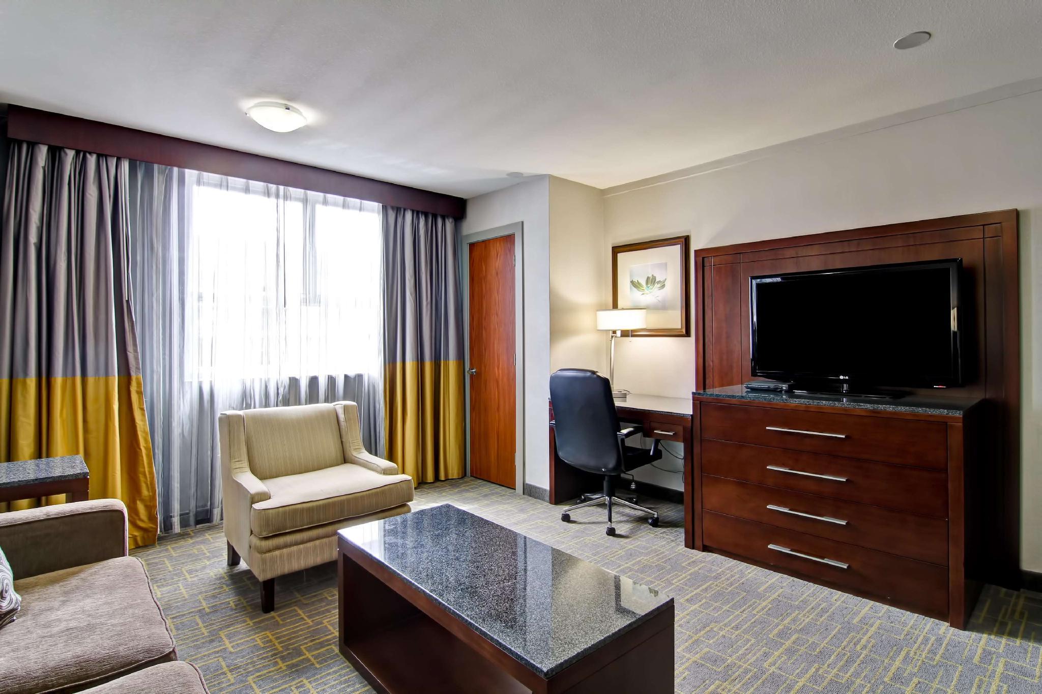Doubletree By Hilton - Kamloops Hotel Exterior photo