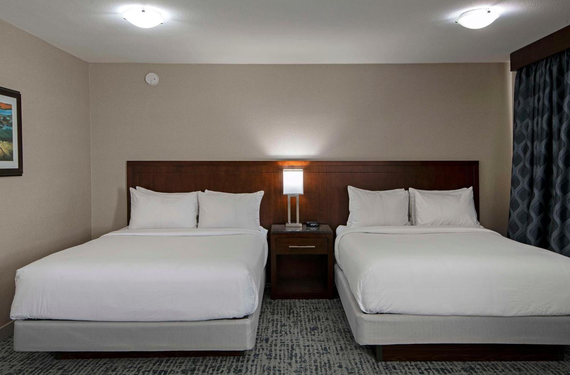Doubletree By Hilton - Kamloops Hotel Exterior photo