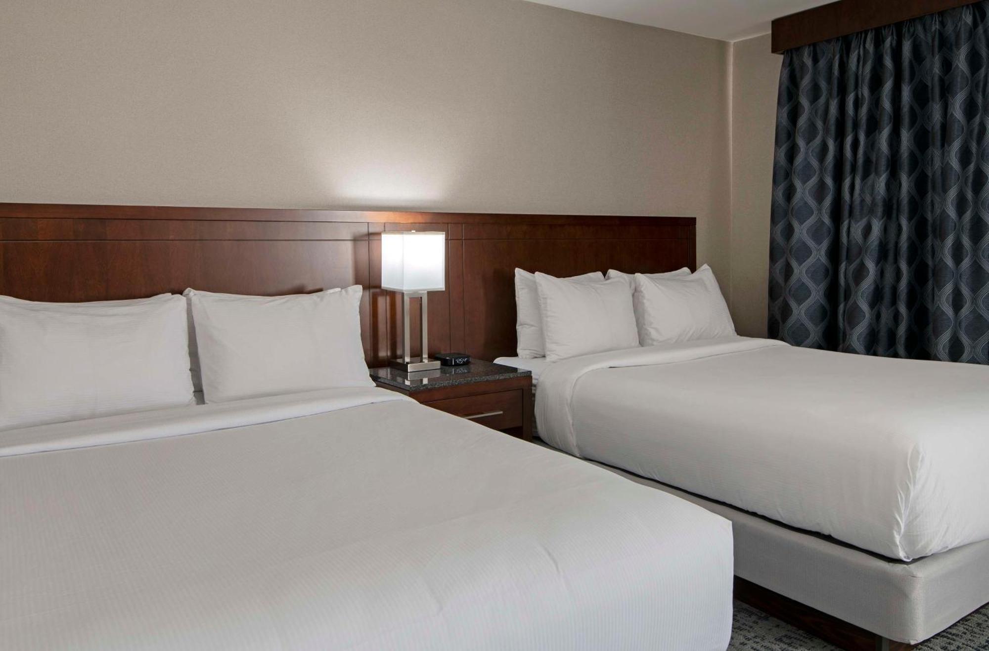 Doubletree By Hilton - Kamloops Hotel Exterior photo