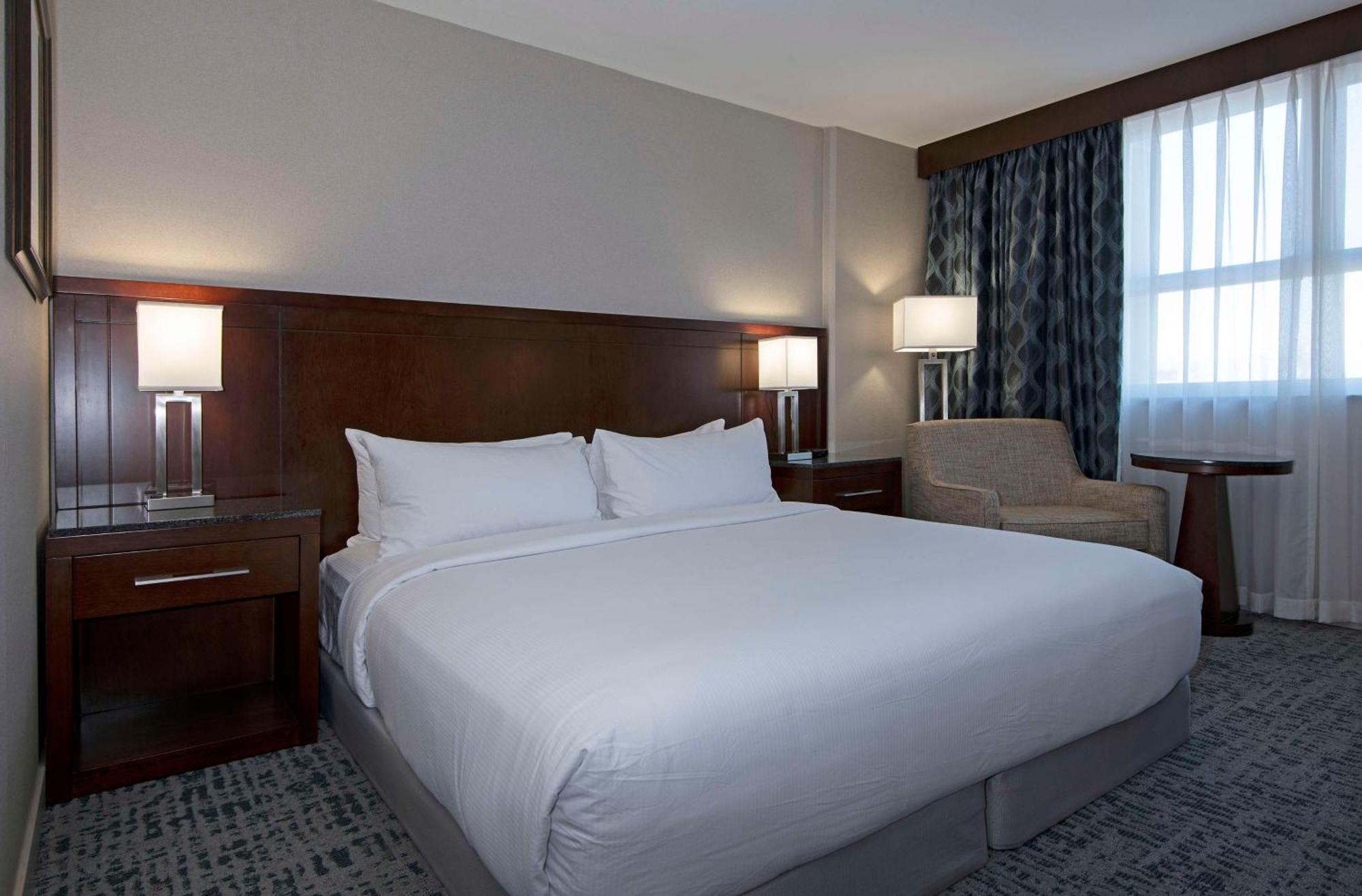 Doubletree By Hilton - Kamloops Hotel Exterior photo