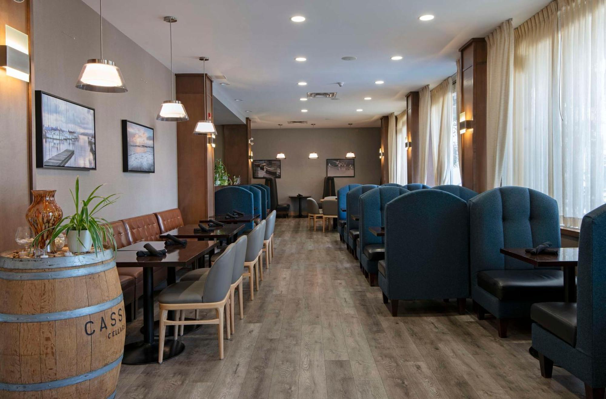 Doubletree By Hilton - Kamloops Hotel Exterior photo