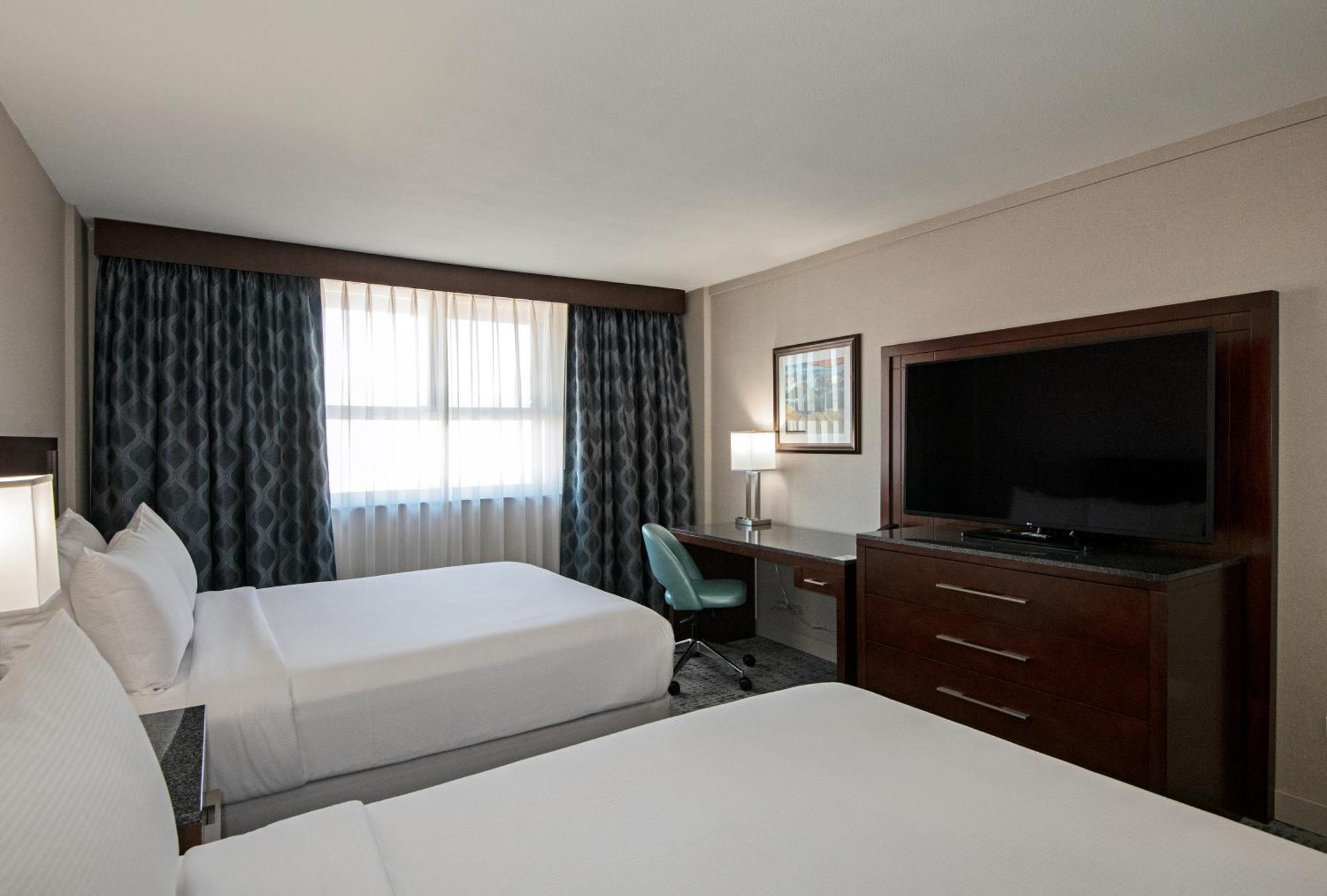 Doubletree By Hilton - Kamloops Hotel Exterior photo