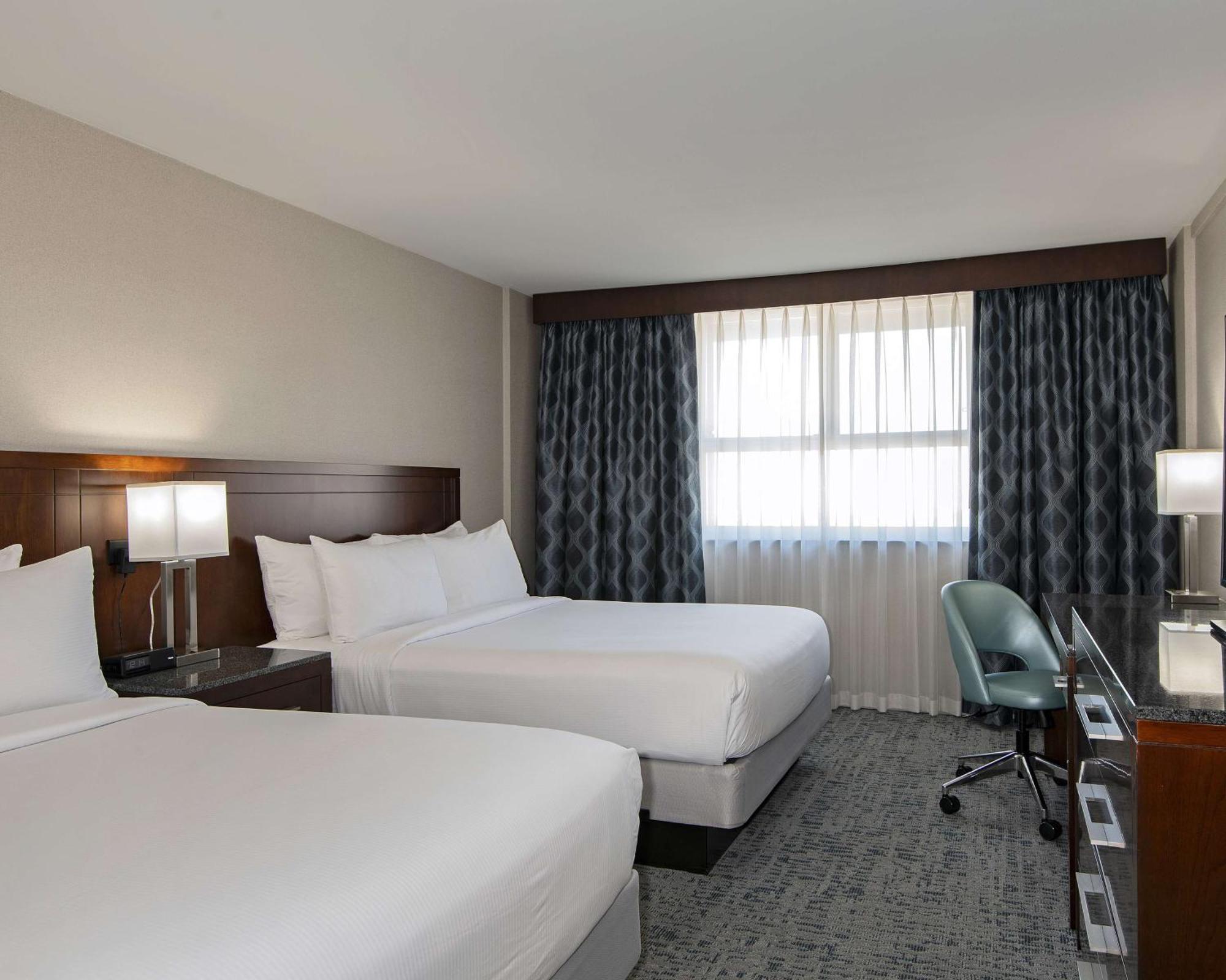 Doubletree By Hilton - Kamloops Hotel Exterior photo